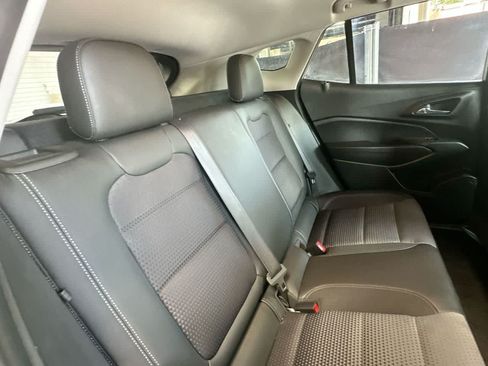 Used 2025 Chevrolet Trax LT w/ LT Convenience Package FWD image 26