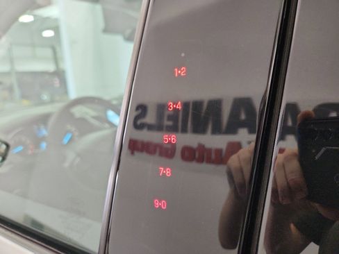 Used 2017 Ford Escape SE w/ Equipment Group 201A image 6