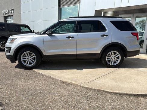 Used 2017 Ford Explorer 4WD w/ Class II Trailer Tow Package image 2