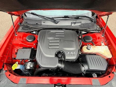 Used 2022 Dodge Challenger SXT RWD image 42