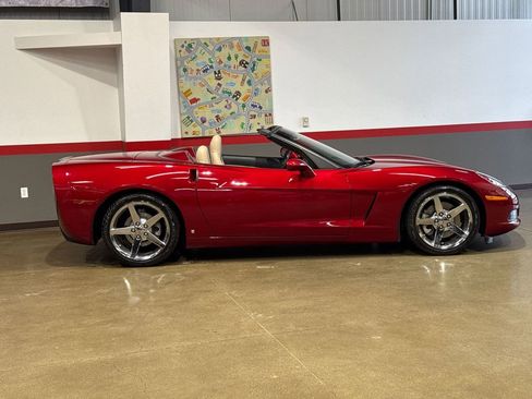 Used 2008 Chevrolet Corvette Convertible w/ Preferred Equipment Group RWD image 17