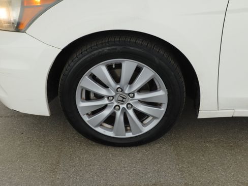Used 2011 Honda Accord EX-L image 5