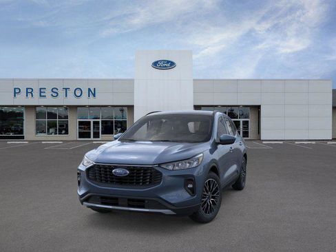 New 2025 Ford Escape SE image 2