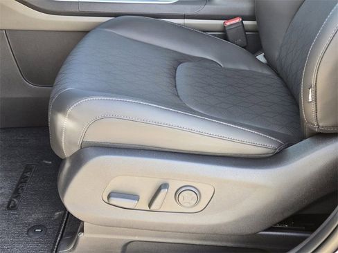 New 2026 Kia Carnival FWD image 19