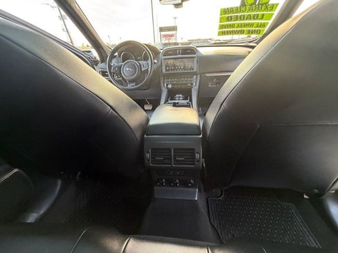 Used 2019 Jaguar F-PACE Premium AWD/4WD image 23