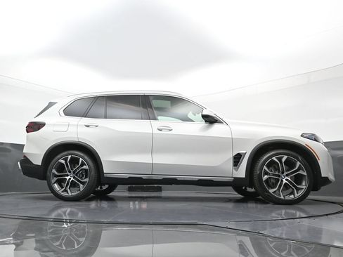 New 2026 BMW X5 xDrive40i w/ Premium Package AWD/4WD image 29