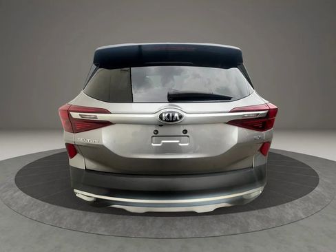 Used 2021 Kia Seltos EX AWD/4WD image 6