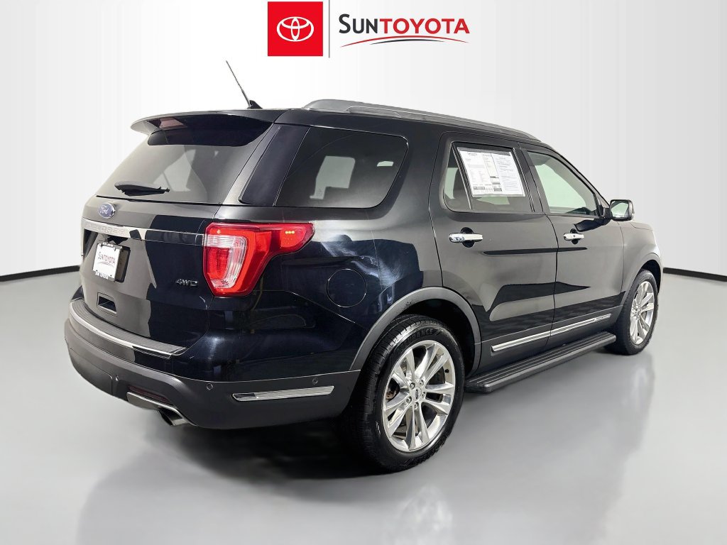 Used 2018 Ford Explorer Limited w/ Equipment Group 301A AWD/4WD image 3