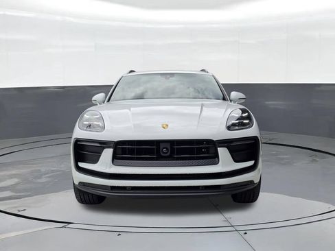 Used 2026 Porsche Macan AWD/4WD image 10