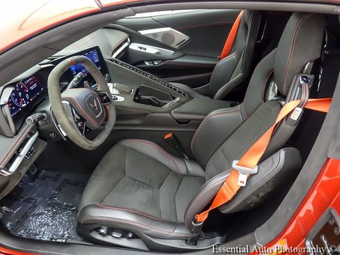 Used 2021 Chevrolet Corvette Stingray Premium Cpe w/ Z51 Performance Package RWD image 9