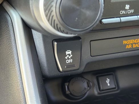 Used 2020 Toyota RAV4 LE image 17