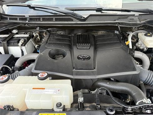 Used 2022 Toyota Tundra SR5 w/ SR5 Convenience Package image 35