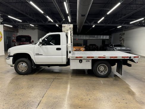 Used 2007 GMC Sierra 3500 SLE w/ Heavy-Duty Power Package AWD/4WD image 3