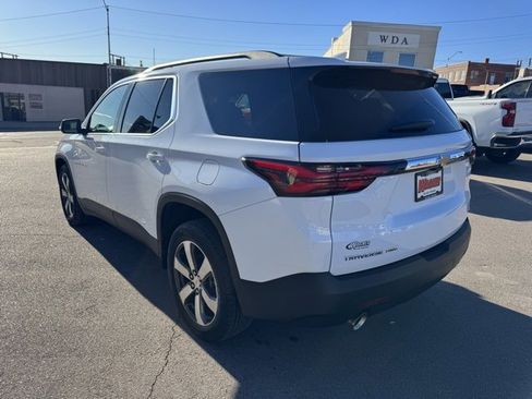 Used 2023 Chevrolet Traverse LT w/ LT Premium Package image 5