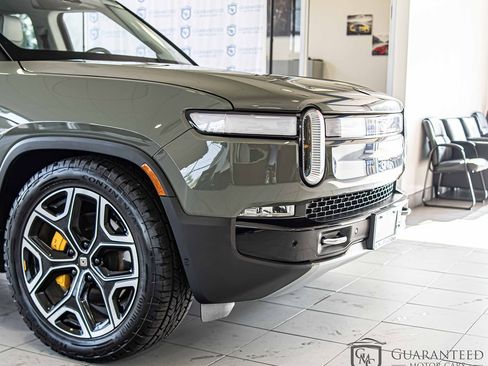 Used 2023 Rivian R1S Launch Edition image 4