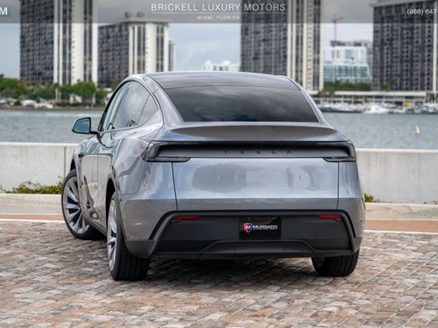 Used 2026 Tesla Model Y Long Range AWD/4WD image 3