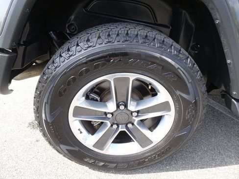 Used 2018 Jeep Wrangler Unlimited Sahara image 34