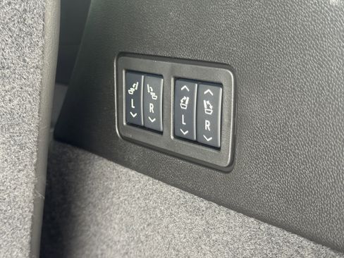 New 2025 Cadillac XT6 Premium Luxury image 11