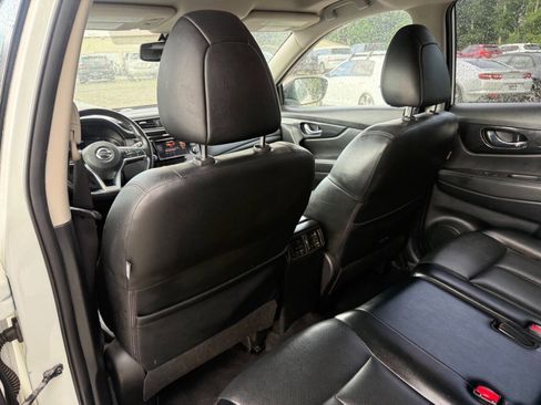 Used 2018 Nissan Rogue SL w/ Premium Package AWD/4WD image 12