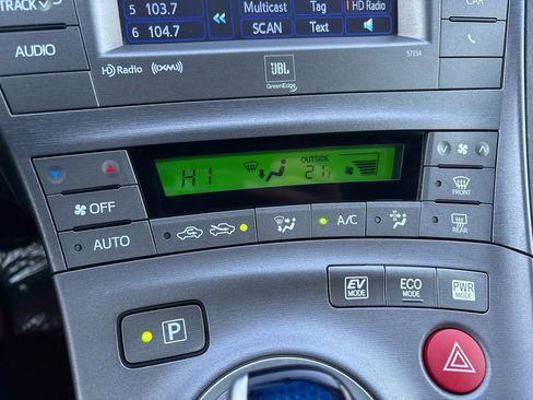 Used 2015 Toyota Prius Four w/ Protection Package image 18