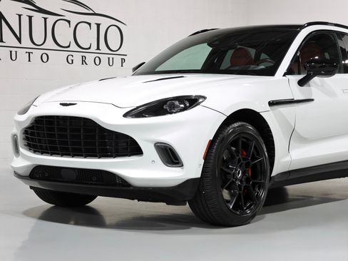 Used 2021 Aston Martin DBX AWD/4WD image 9