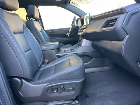 Used 2021 Chevrolet Suburban LT w/ LT Signature Package image 28