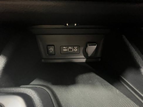 New 2025 Nissan Sentra SR image 31