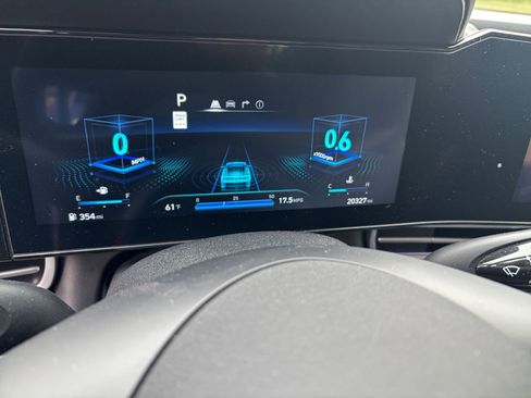 Used 2025 Hyundai Elantra SEL image 34