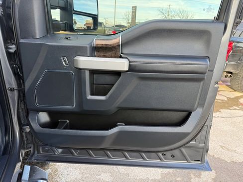 Used 2022 Ford F250 Lariat w/ Lariat Value Package image 26