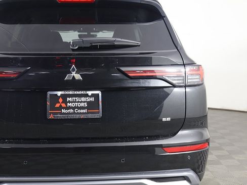 New 2026 Mitsubishi Outlander SE image 18