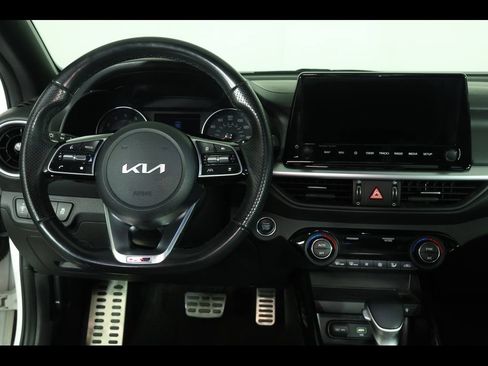 Used 2022 Kia Forte GT-Line w/ GT-Line Premium Package FWD image 16