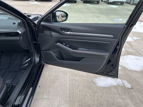 Used 2024 Nissan Altima 2.5 SR image 22