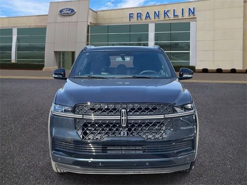 New 2025 Lincoln Navigator Reserve w/ Jet Appearance Package image 8