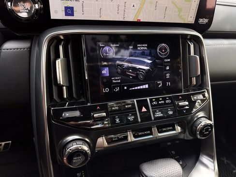 Used 2025 Lexus LX 600 F Sport w/ Accessory Package (2T) AWD/4WD image 11