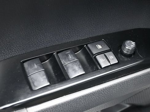 Used 2026 Toyota Camry SE FWD image 13