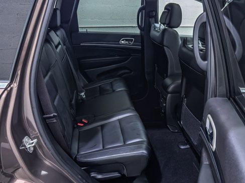 Used 2021 Jeep Grand Cherokee Limited image 21