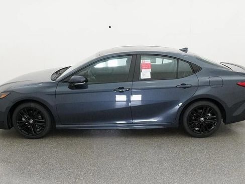 New 2026 Toyota Camry SE image 3