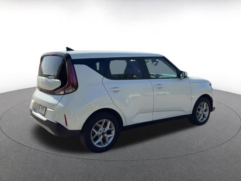 Used 2025 Kia Soul LX w/ LX Technology Package image 14