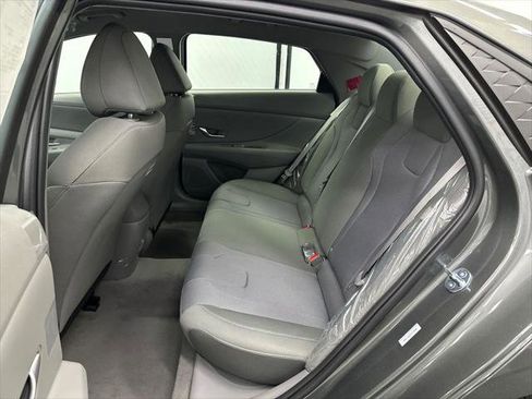 New 2026 Hyundai Elantra SE image 19