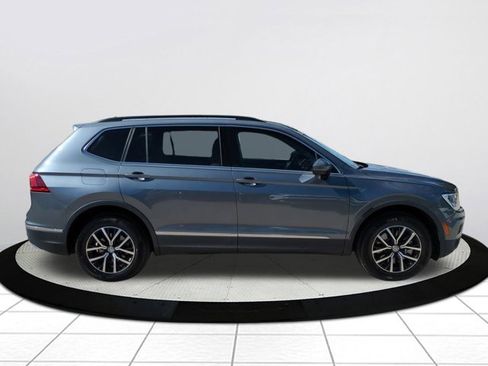 Used 2021 Volkswagen Tiguan SE w/ Panoramic Sunroof Package image 2