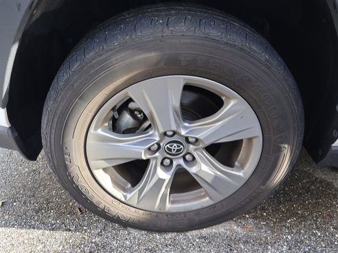 Certified 2024 Toyota RAV4 XLE image 4