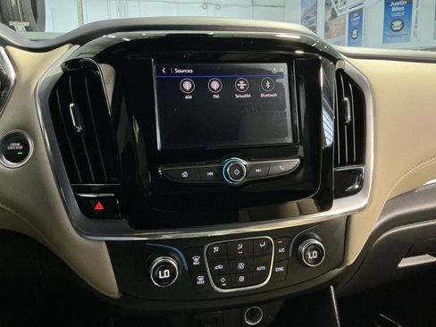 Used 2022 Chevrolet Traverse LS AWD/4WD image 19