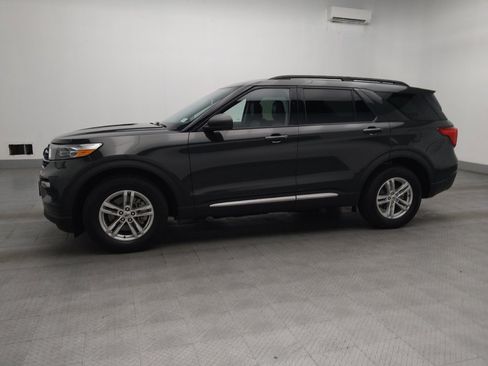 Used 2022 Ford Explorer XLT w/ Equipment Group 202A RWD image 2