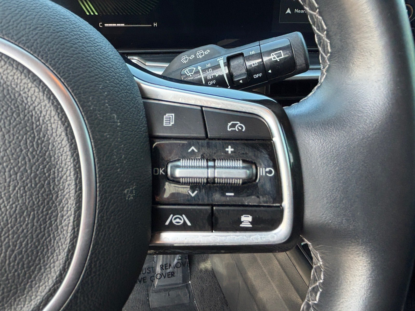 Used 2025 Kia Sorento S FWD image 23
