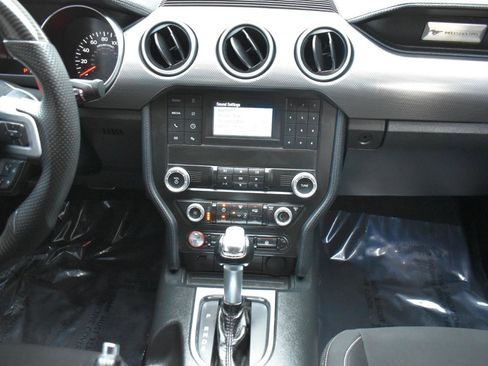 Used 2019 Ford Mustang GT image 19