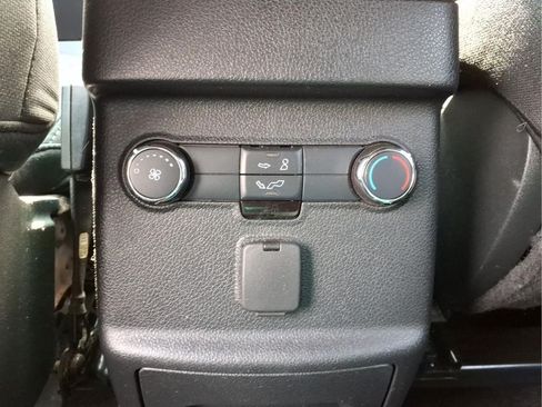 Used 2017 Ford Explorer XLT FWD image 27