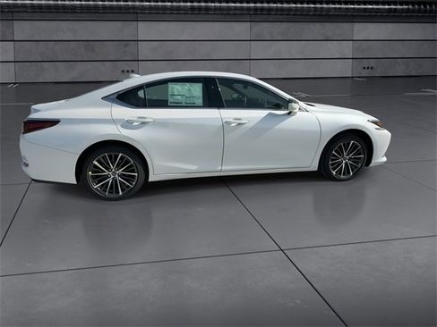 New 2025 Lexus ES 350 w/ Premium Package image 9