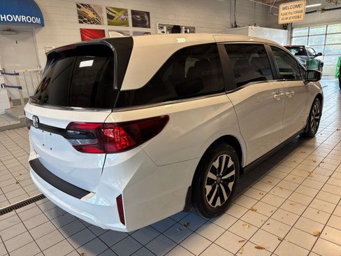 Used 2026 Honda Odyssey EX-L image 3