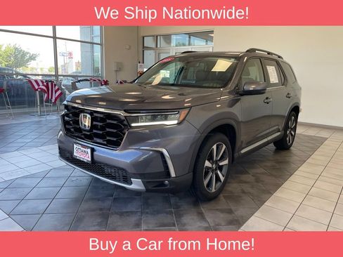Used 2025 Honda Pilot Touring image 2