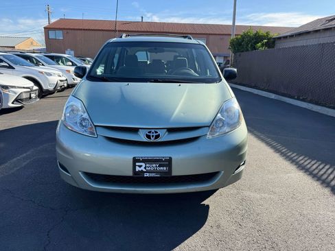 Used 2007 Toyota Sienna LE image 2